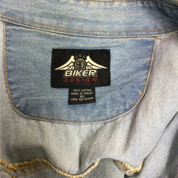 Vintage Reno Nevada 2008 button up shirt - Picture 8 of 8